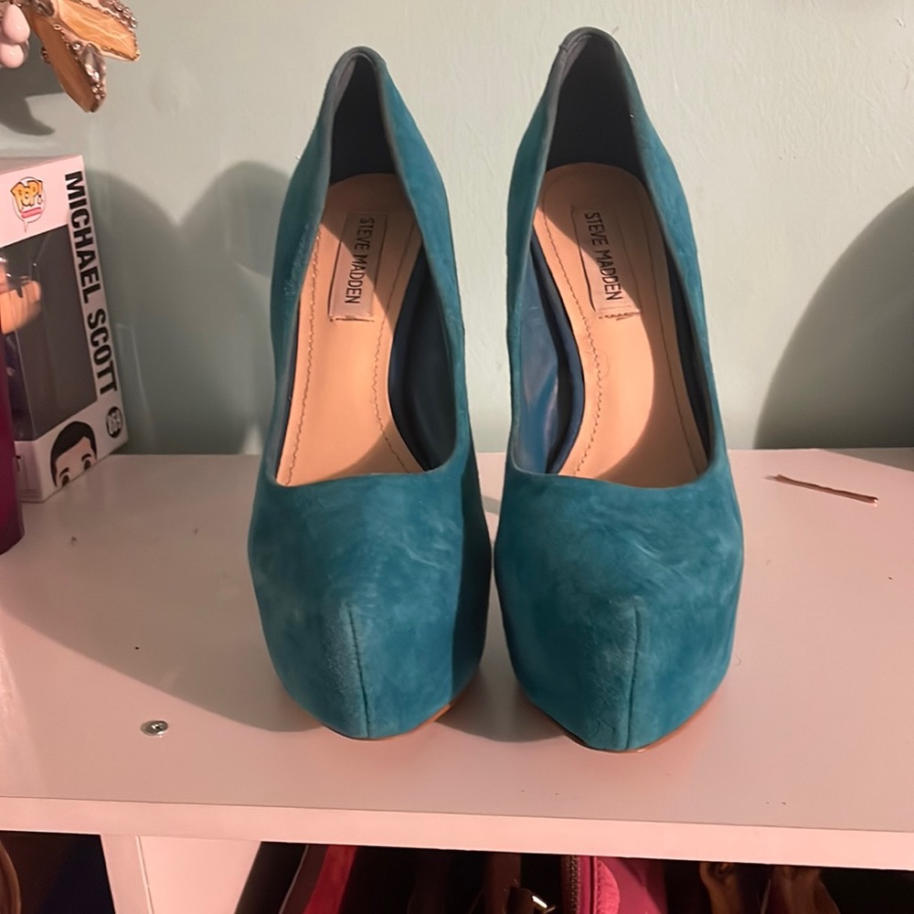 Teal platform heel